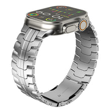 Lataa kuva Galleria-katseluun, Titanium Apple Watch Strap
