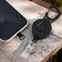 Load image into Gallery viewer, Retractable Phone Tether with Carabiner – Anti-Drop Phone Holder & Security Strap
Alternative ti
