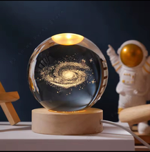 Afbeelding in Gallery-weergave laden, 3D Crystal Galaxy Ball Night Lamp