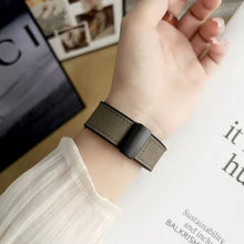 Lataa kuva Galleria-katseluun, Leather Apple Watch Strap
