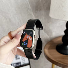 Lataa kuva Galleria-katseluun, Leather Apple Watch Strap