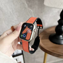Lataa kuva Galleria-katseluun, Leather Apple Watch Strap