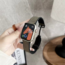 Lataa kuva Galleria-katseluun, Leather Apple Watch Strap