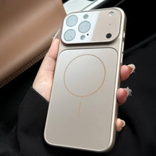 Lataa kuva Galleria-katseluun, Matt Glass Magsafe iPhone 17 Series Case