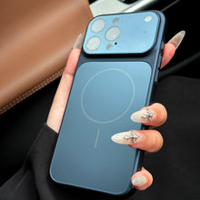 Lataa kuva Galleria-katseluun, Matt Glass Magsafe iPhone 17 Series Case