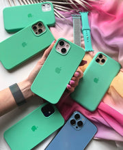 画像をギャラリービューアに読み込む, Silicone Case (PINE GREEN)