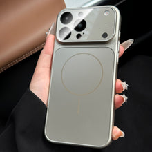 Lataa kuva Galleria-katseluun, Matt Glass Magsafe iPhone 17 Series Case