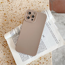 Afbeelding in Gallery-weergave laden, Soft Silicone Iphone Case (KHAKI)