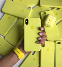 Lataa kuva Galleria-katseluun, Silicone Case (LIGHT YELLOW)