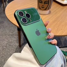 गैलरी व्यूवर में इमेज लोड करें, High Grade Electroplated Glass iPhone Case
