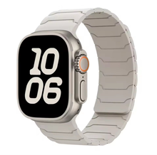 Carica l&#39;immagine nel visualizzatore di Gallery, Magnetic Apple Watch Band
