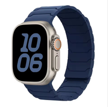 Carica l&#39;immagine nel visualizzatore di Gallery, Magnetic Apple Watch Band
