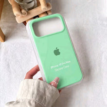 Carica l'immagine nel visualizzatore di Gallery, iPhone Silicone Case
