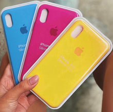 Carica l&#39;immagine nel visualizzatore di Gallery, Silicone Case (BLUE SURFER)
