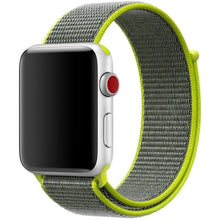 गैलरी व्यूवर में इमेज लोड करें, Fabric Loop Watch Band 42/44mm
